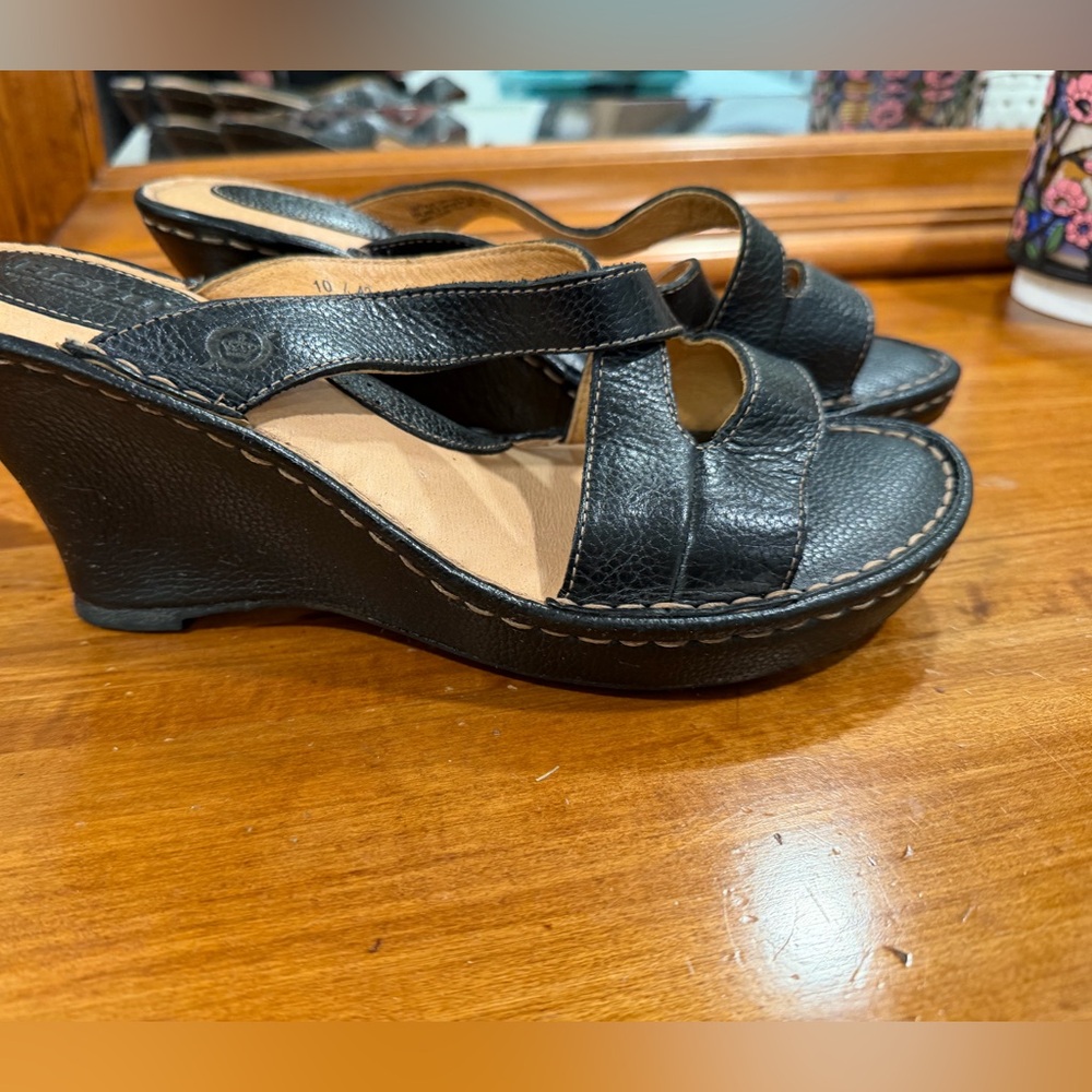 Women's Black Wedge Sandals